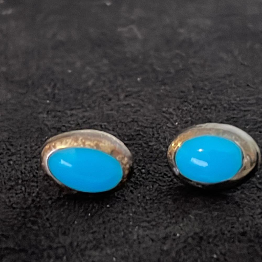 Stamped vintage 925 Sterling Silver Turquoise earrings